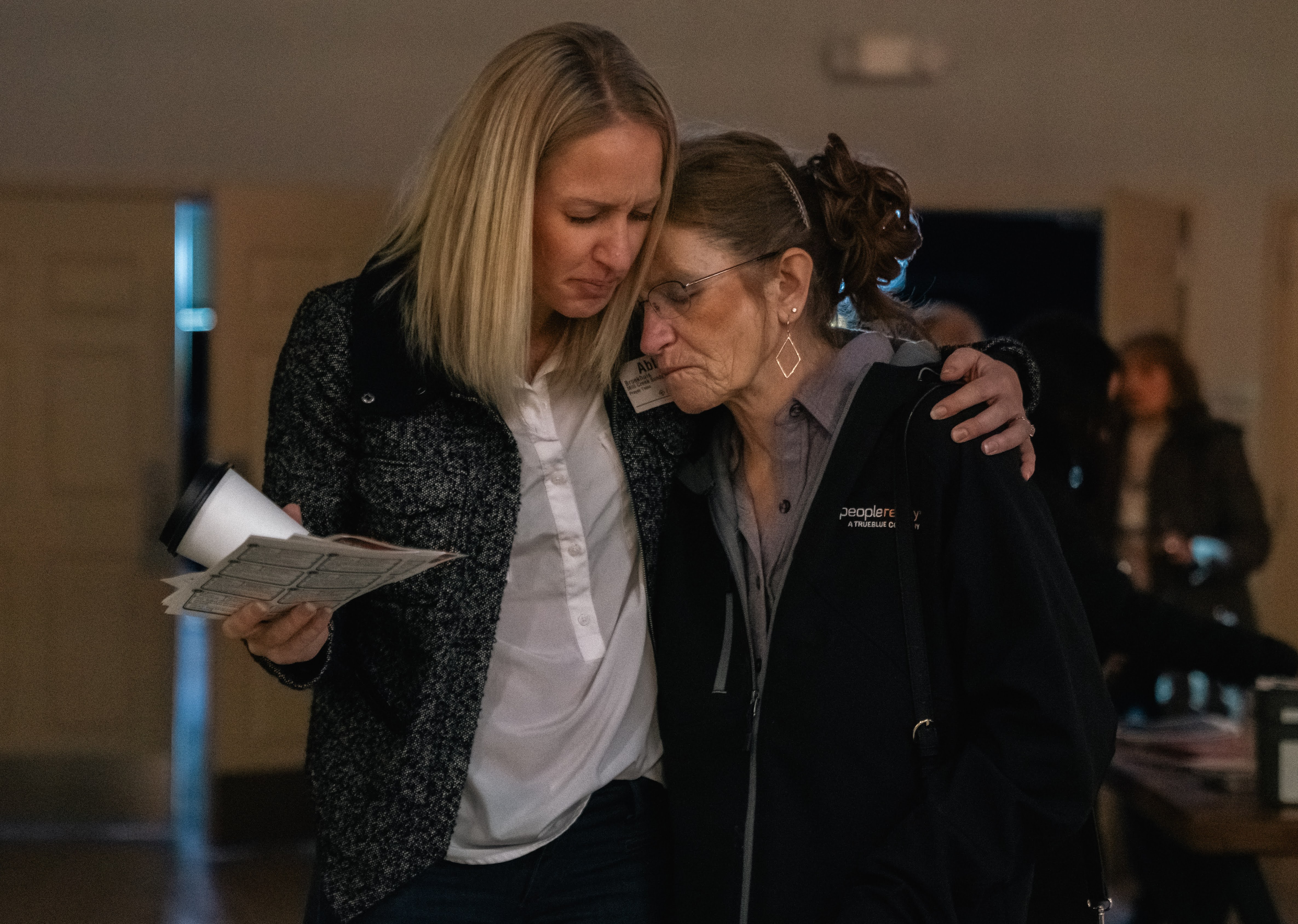 祷告团队主持人的图片